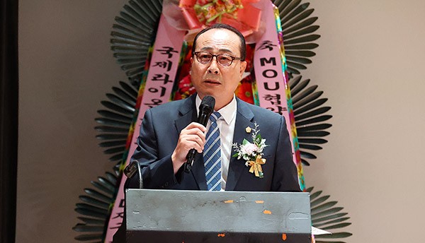 윤동규 사무총장의 사회로 본행사가 진행됐다